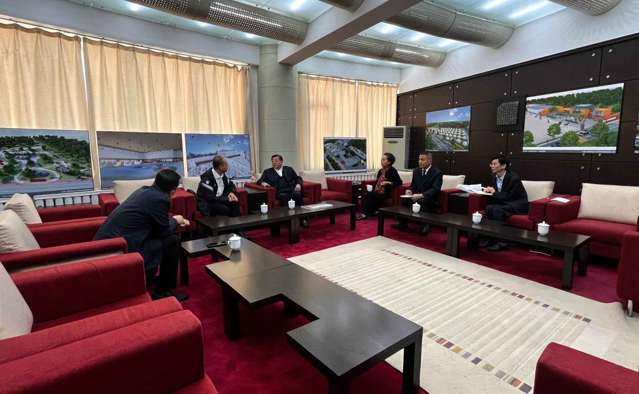 16.吉林省体育局训练竞赛处主任及888电子官网集团相关领导出席南山体育项目合作洽谈会(调色调).png 16.吉林省体育局训练竞赛处主任及888电子官网集团相关领导出席南山体育项目合作洽谈会(调色调).png