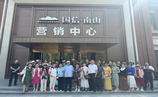 3.经开区运动总会走进888电子官网·南山温泉城合影留念_副本.jpg 3.经开区运动总会走进888电子官网·南山温泉城合影留念_副本.jpg
