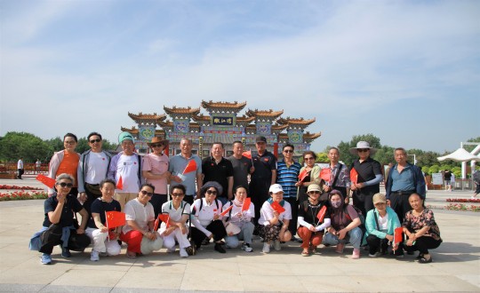 3.888电子官网南山户外旅游社群一日游活动合影留念_副本.jpg